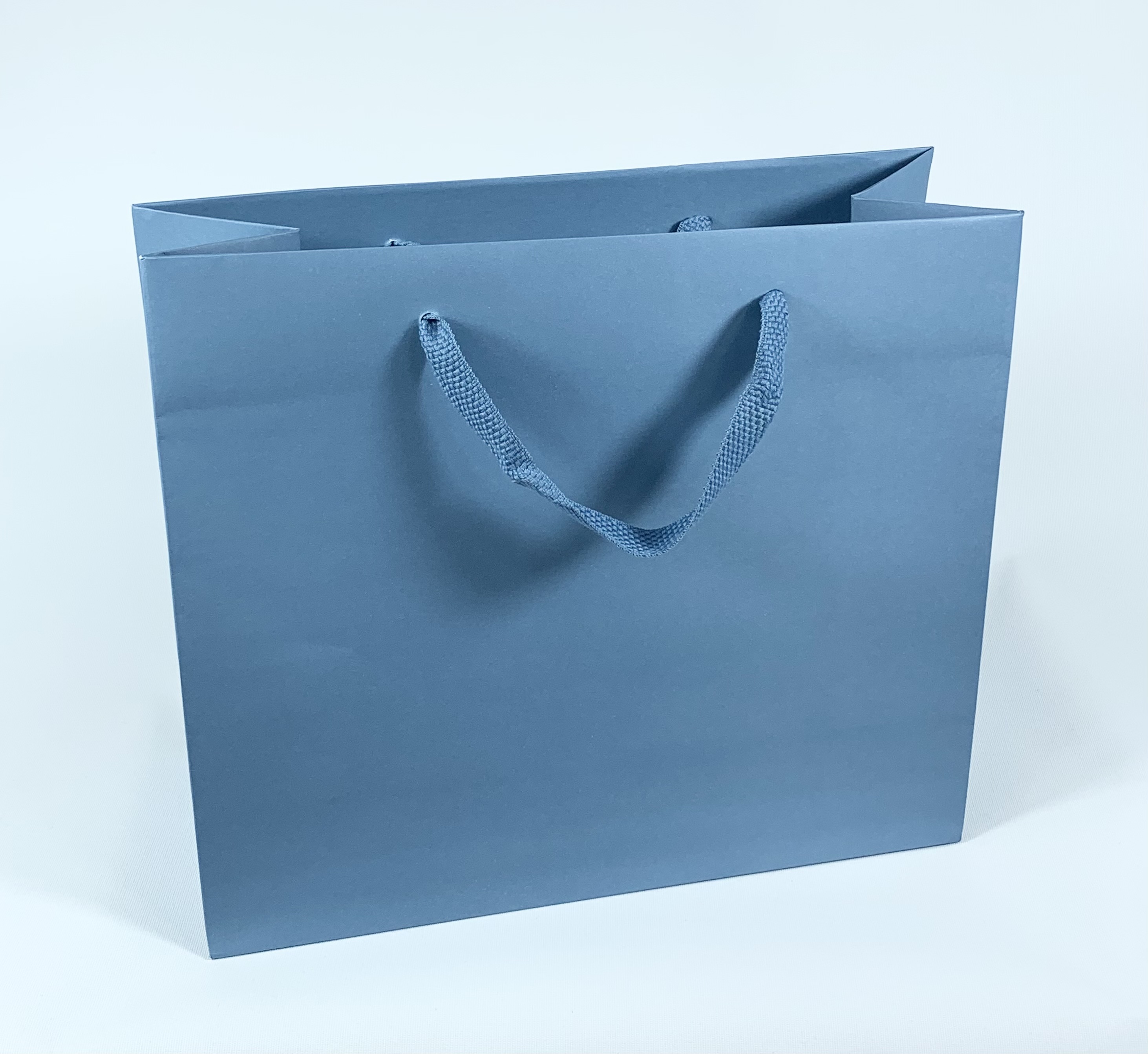 Papiertragetaschen blau mit Stoffband, 10 Stück Papiertragetaschen blau mit Stoffband, 10 Stück