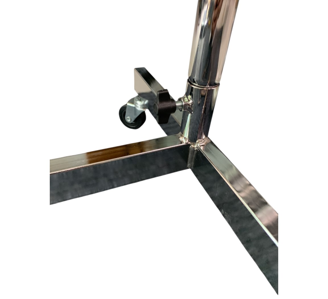 Stabile verchromte Konstruktion des Mini Rollständers