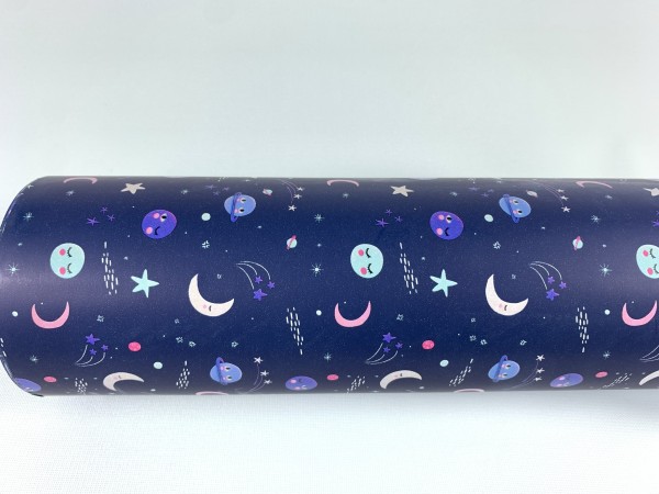 Vorderansicht Kinder Geschenkpapier Nachthimmel 50 cm x 50 m, Planeten, Mond und Sterne für Großhändler