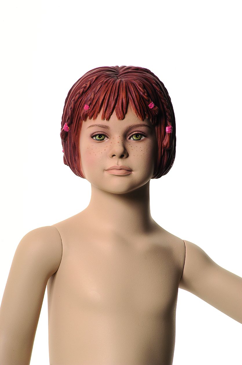 Head_Cara_Make-up mit Make-up und skulpturierten Haaren