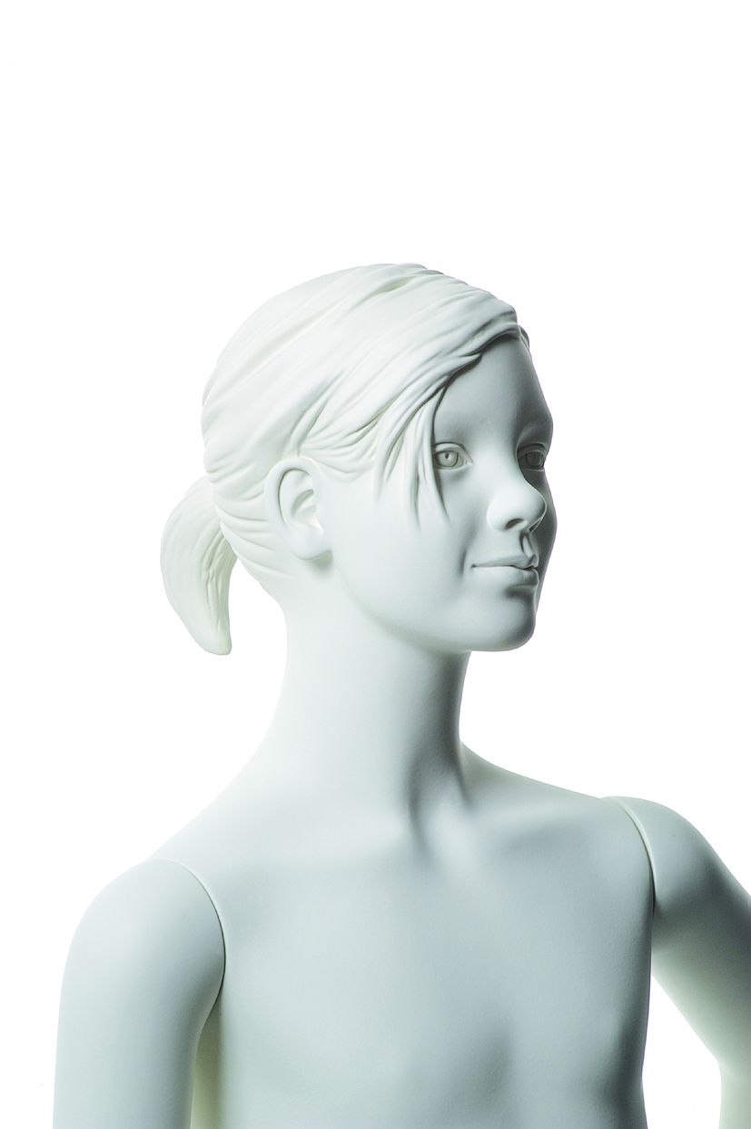 ohne Make-up mir skulpturierten Haaren